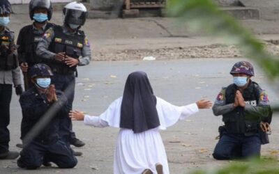 DE RODILLAS POR LA PAZ